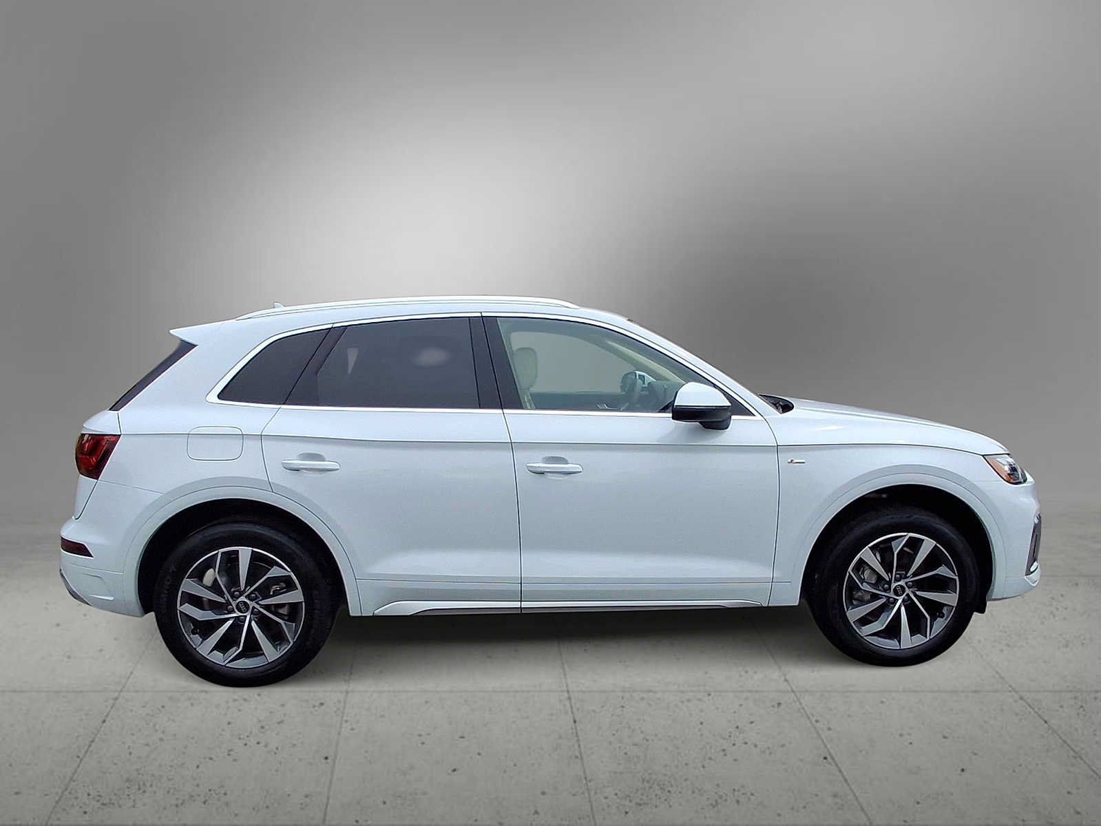 Certified 2023 Audi Q5 2.0T Premium w/ Convenience Package AWD/4WD image 9