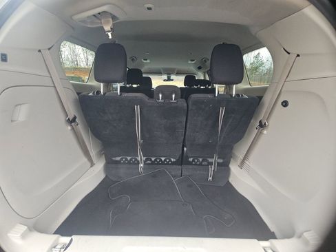 Used 2022 Chrysler Voyager LX image 14