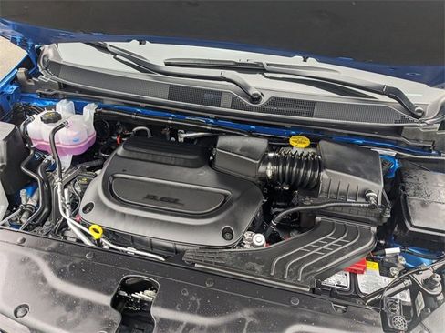 New 2026 Chrysler Pacifica Select image 36