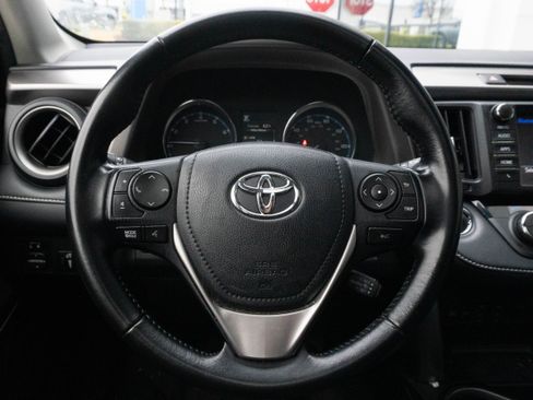 Used 2018 Toyota RAV4 Limited image 18