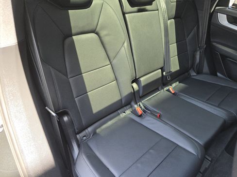 Certified 2025 Porsche Cayenne E-Hybrid AWD/4WD image 23