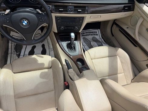 Used 2010 BMW 335i Convertible w/ Premium Pkg RWD image 17