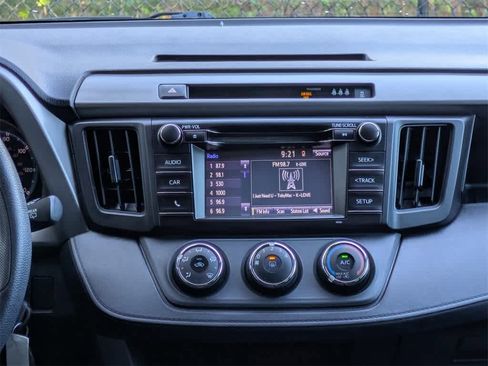 Used 2018 Toyota RAV4 LE image 19