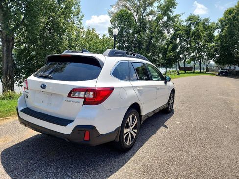 Used 2019 Subaru Outback 2.5i Limited w/ Popular Package #2 image 5