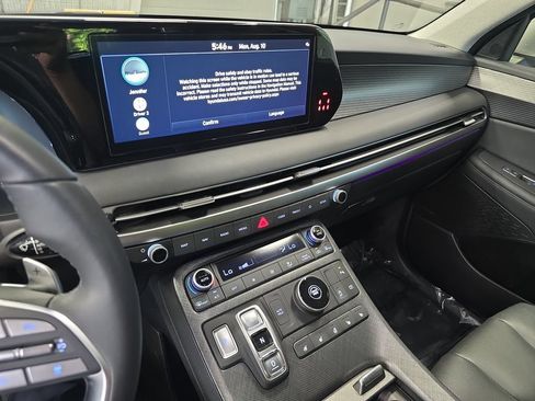 Used 2024 Hyundai Palisade Limited FWD image 21