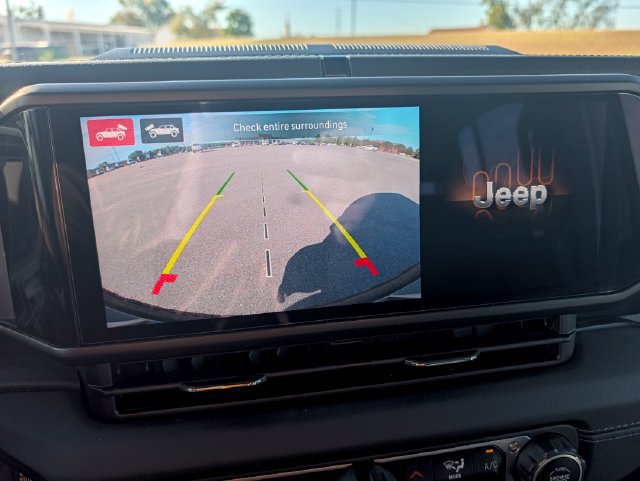 Used 2024 Jeep Wrangler High Altitude AWD/4WD image 20