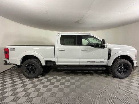 New 2026 Ford F250 Lariat w/ Black Appearance Package AWD/4WD image 2
