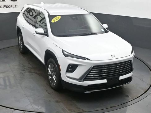 Used 2025 Buick Enclave Preferred image 51