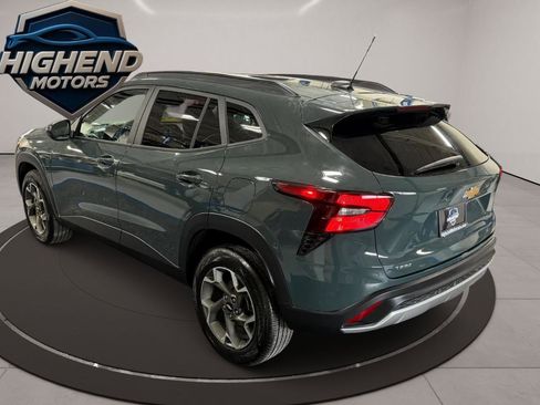 Used 2026 Chevrolet Trax LT image 4