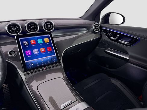 Used 2025 Mercedes-Benz GLC 43 AMG 4MATIC image 24