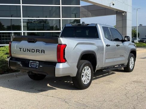 Used 2022 Toyota Tundra SR5 w/ SR5 Convenience Package AWD/4WD image 3