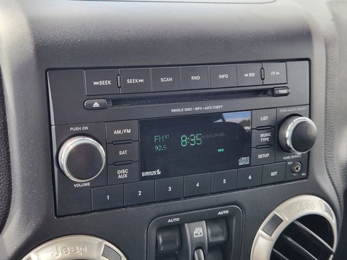 Used 2017 Jeep Wrangler Unlimited Sahara w/ Max Tow Package image 28