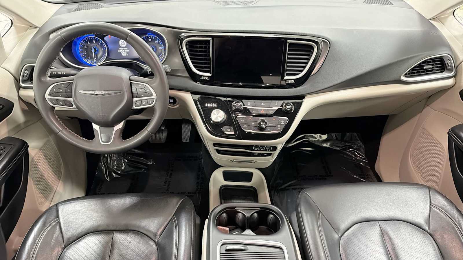 Used 2022 Chrysler Pacifica Touring-L FWD image 26