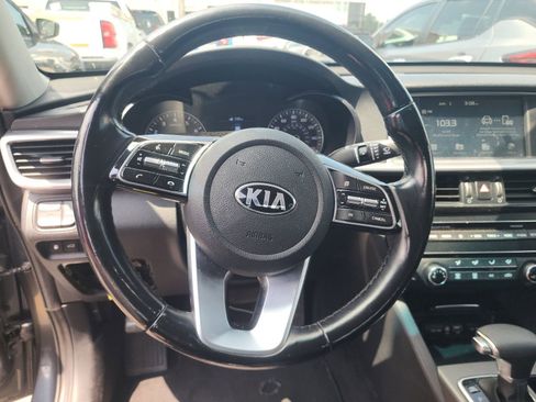 Used 2020 Kia Optima SE FWD image 11