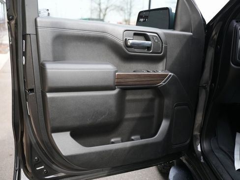 Used 2021 Chevrolet Silverado 1500 LT image 38