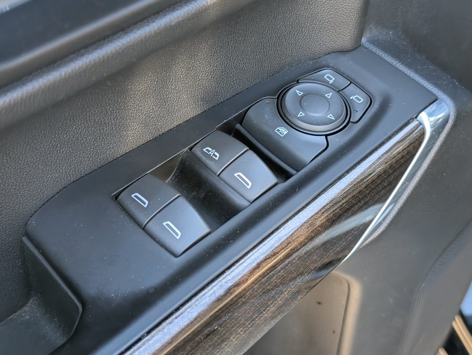 Used 2019 Chevrolet Silverado 1500 LT w/ All-Star Edition AWD/4WD image 21