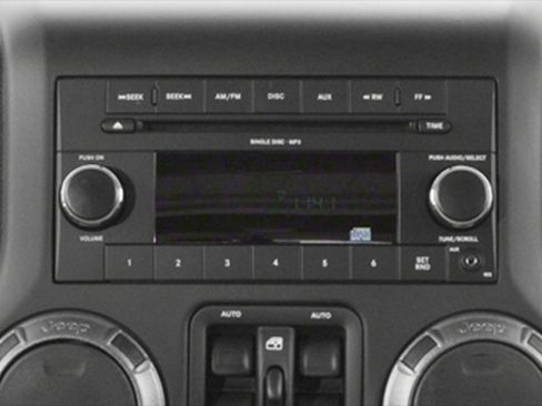 Used 2016 Jeep Wrangler Unlimited Sahara image 12