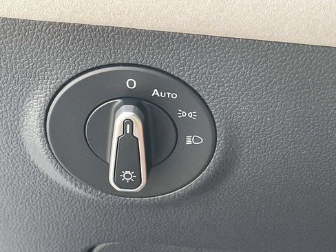 New 2026 Volkswagen Taos SE FWD image 21