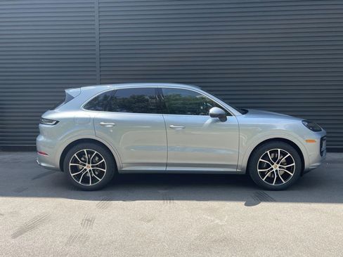 New 2025 Porsche Cayenne image 8