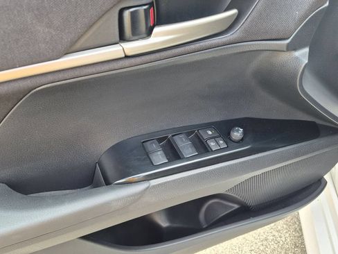 Used 2025 Toyota Camry LE FWD image 10