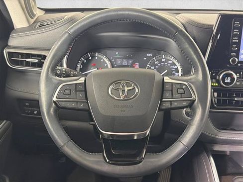 Used 2021 Toyota Highlander Limited AWD/4WD image 26