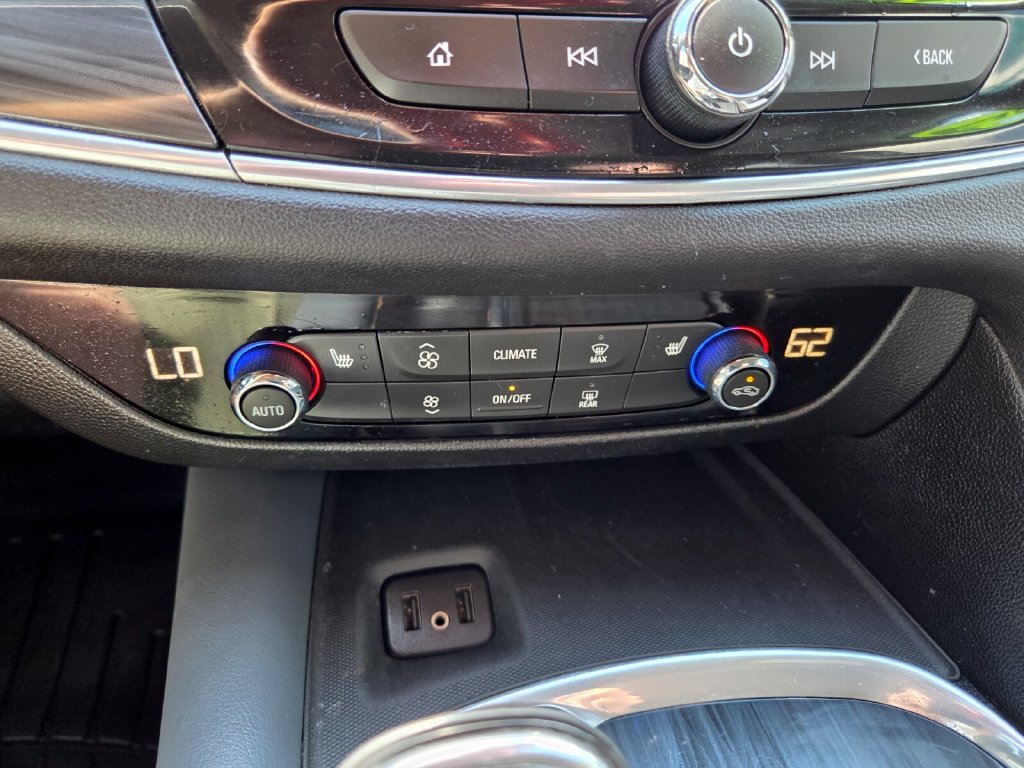 Used 2019 Buick Enclave Essence FWD image 26