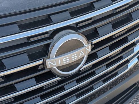 Used 2024 Nissan Rogue SV image 16