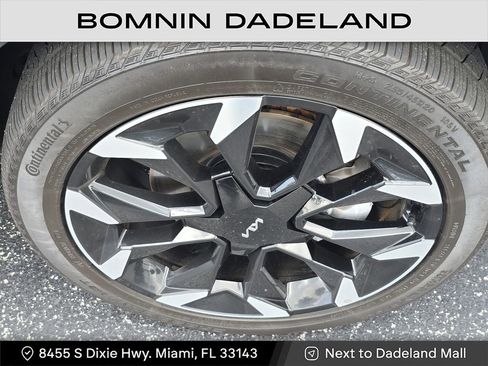 Used 2024 Kia Sorento EX w/ Panoramic Sunroof Package image 11