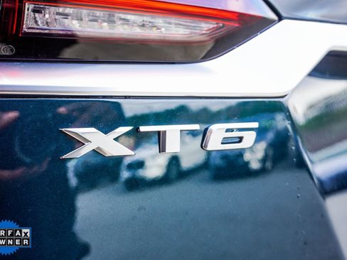 Used 2025 Cadillac XT6 Premium Luxury image 12