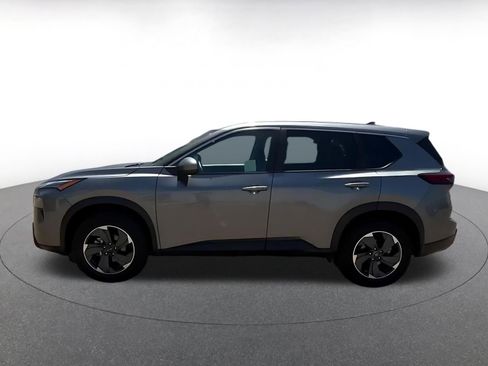 Used 2025 Nissan Rogue SV FWD image 9