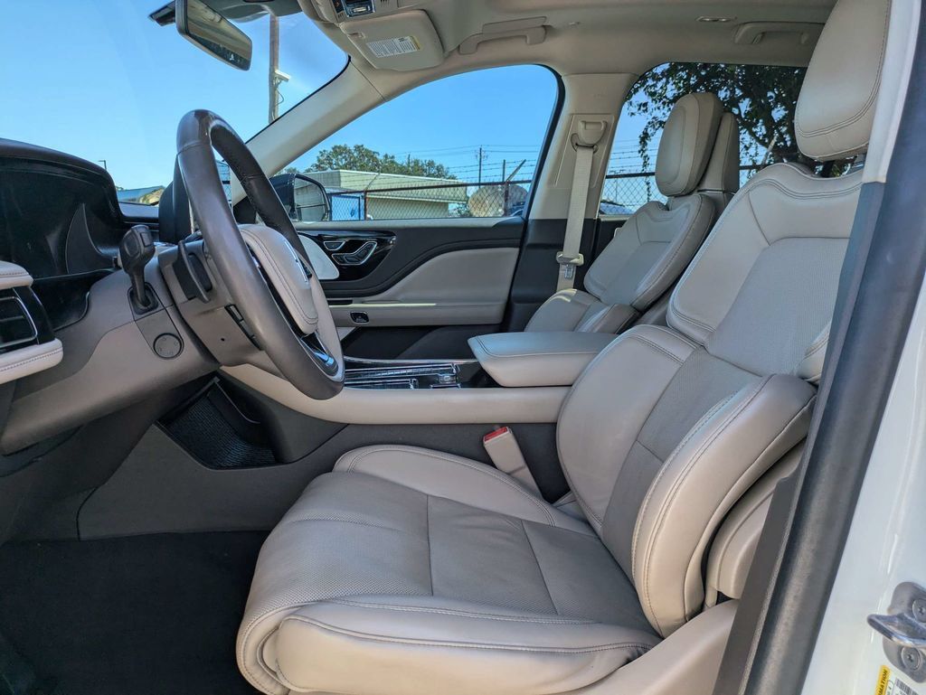 Used 2021 Lincoln Aviator Reserve w/ Equipment Group 201A AWD/4WD image 14