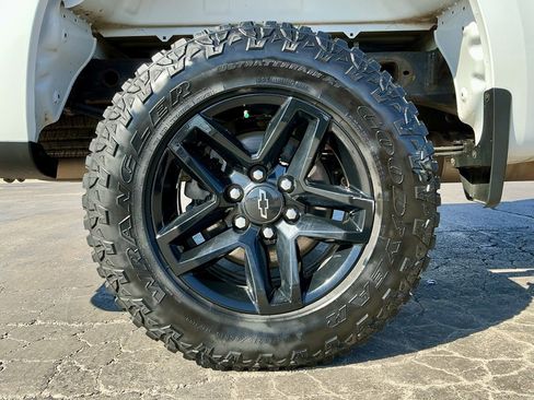 Used 2019 Chevrolet Silverado 1500 LT Trail Boss image 13