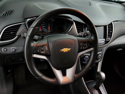 Used 2022 Chevrolet Trax LT w/ Midnight Edition AWD/4WD image 18