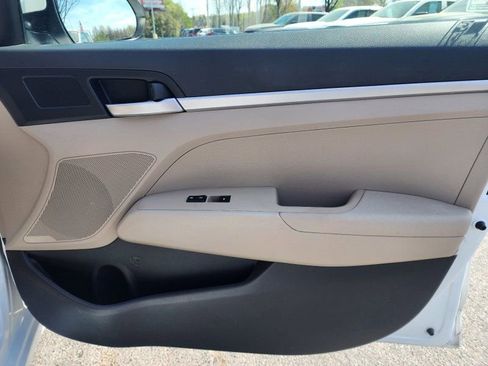 Used 2019 Hyundai Elantra SE image 8