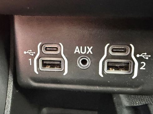 Used 2025 Dodge Durango GT AWD/4WD image 15