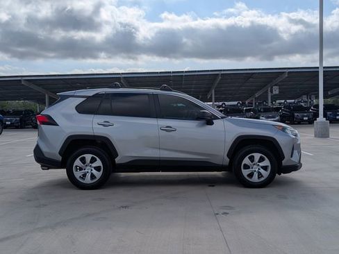 Used 2021 Toyota RAV4 LE image 6