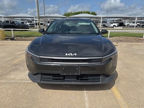 Used 2025 Kia K4 LXS image 3