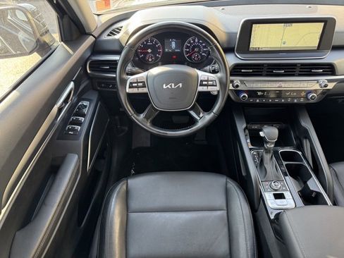 Certified 2022 Kia Telluride LX image 15