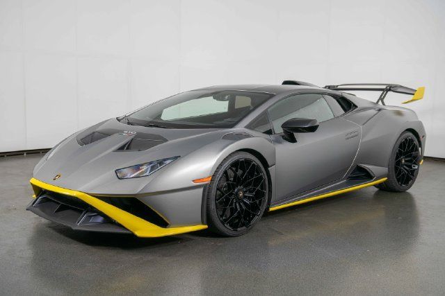 Used 2022 Lamborghini Huracan STO RWD image 4
