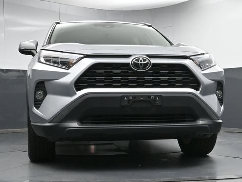 Used 2021 Toyota RAV4 XLE Premium image 24
