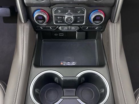 Used 2023 Chevrolet Tahoe Z71 w/ Luxury Package image 25