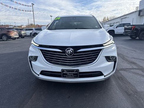 Used 2024 Buick Enclave Premium image 9