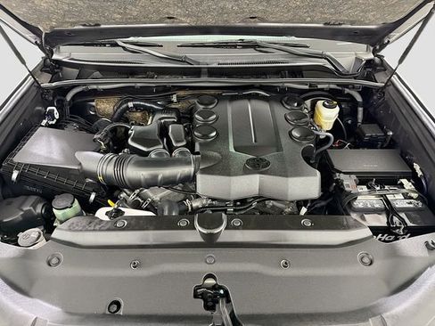 Used 2023 Toyota 4Runner SR5 image 27