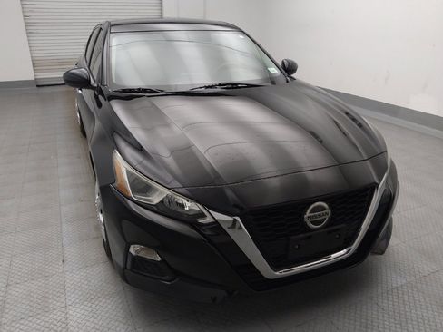 Used 2020 Nissan Altima 2.5 S FWD image 14