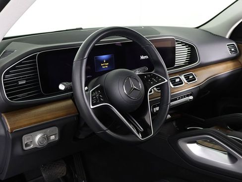 Used 2024 Mercedes-Benz GLE 350 4MATIC image 32