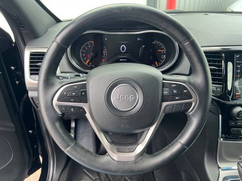 Used 2019 Jeep Grand Cherokee Altitude AWD/4WD image 9