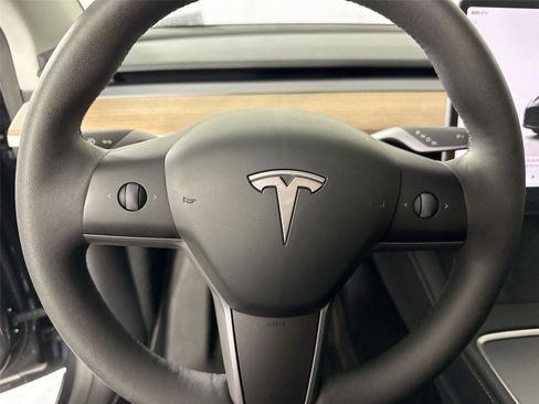Used 2025 Tesla Model Y Long Range AWD/4WD image 15