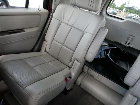 Used 2014 Lincoln Navigator 4WD image 12