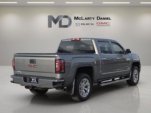 Used 2017 GMC Sierra 1500 SLT w/ SLT Premium Package image 5