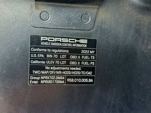 Used 2022 Porsche Macan AWD/4WD image 21